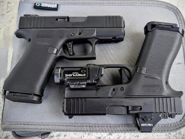 Comparativa de pistolas Glock 43X con y sin accesorios, utilizada por Jorge Chaves para asesorar en la mejora funcional y operativa del equipo.