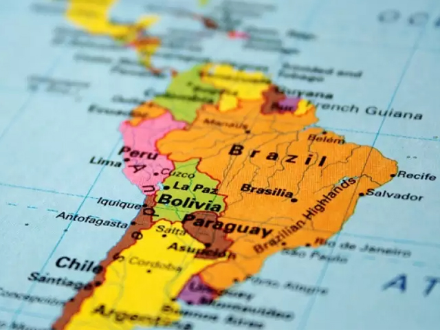 Mapa de Latinoamérica representando el alcance internacional de los cursos de tiro dictados por Jorge Chaves para alumnos extranjeros.